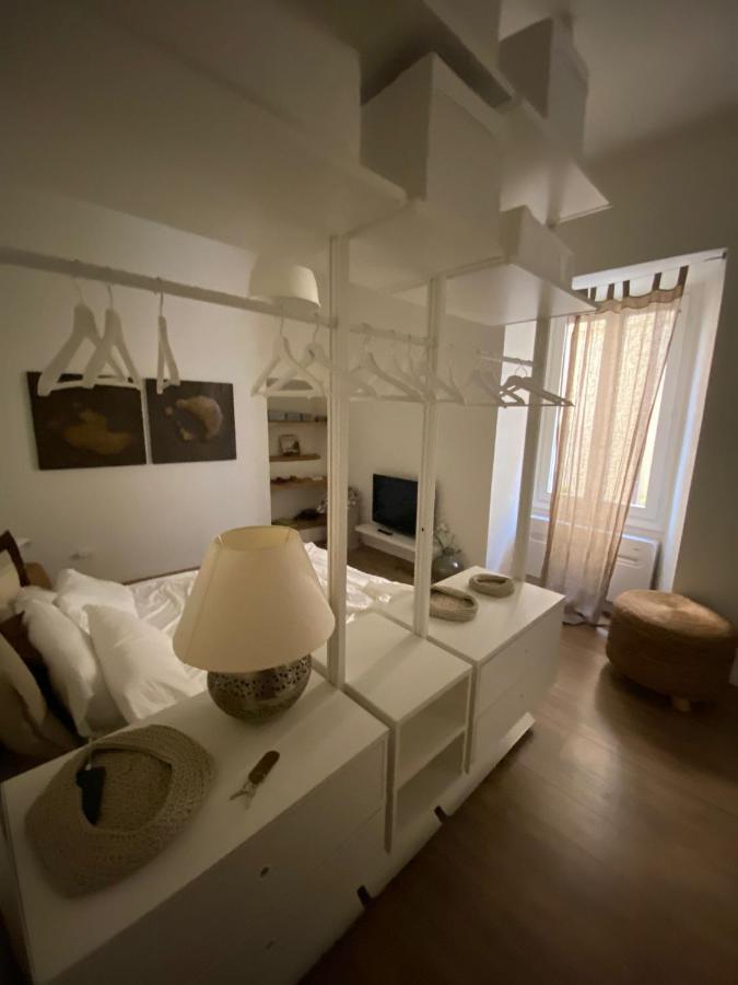 Апартаменты Casa Antico Borgo Di Варенна Экстерьер фото