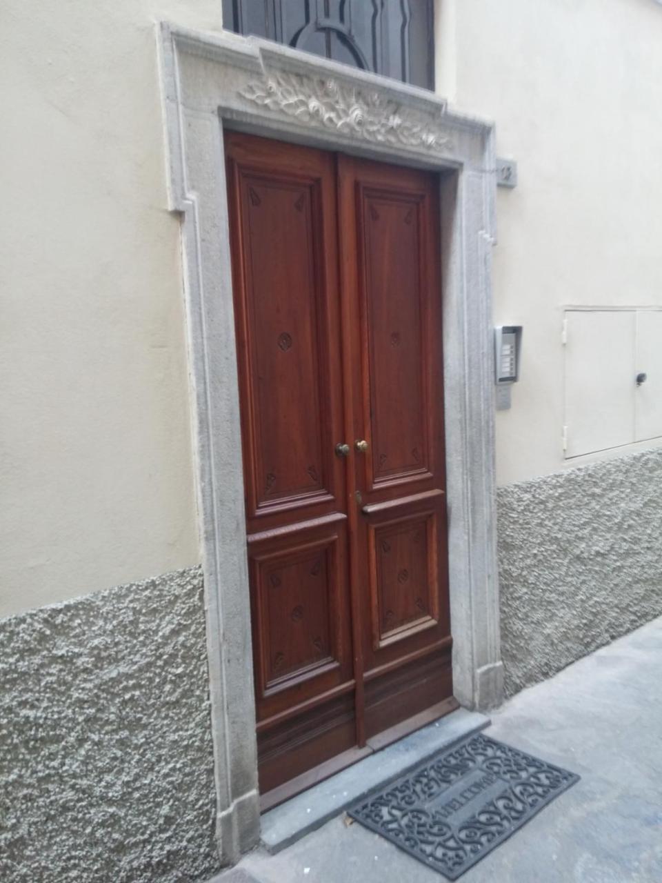 Апартаменты Casa Antico Borgo Di Варенна Экстерьер фото